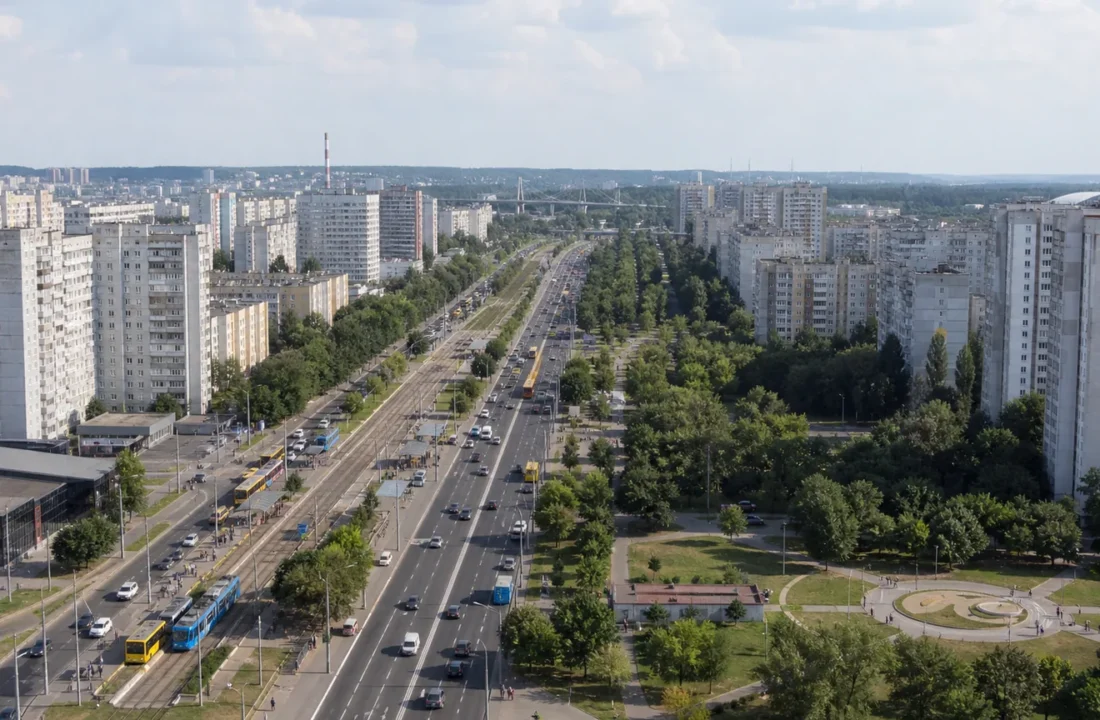 Деснянський район Києва: Троєщина, транспорт і корисні сервіси