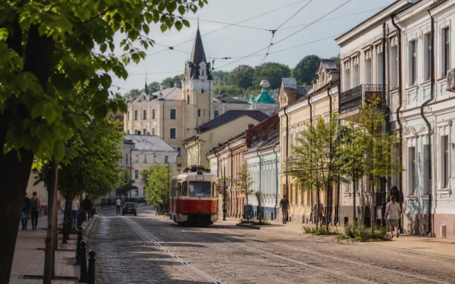 Подільський район Києва: історичні квартали, транспорт і послуги