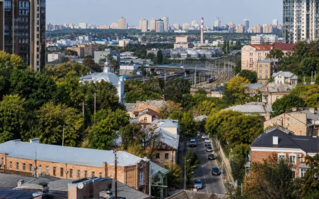 Солом’янський район Києва: транспортні вузли, житло й сервіси